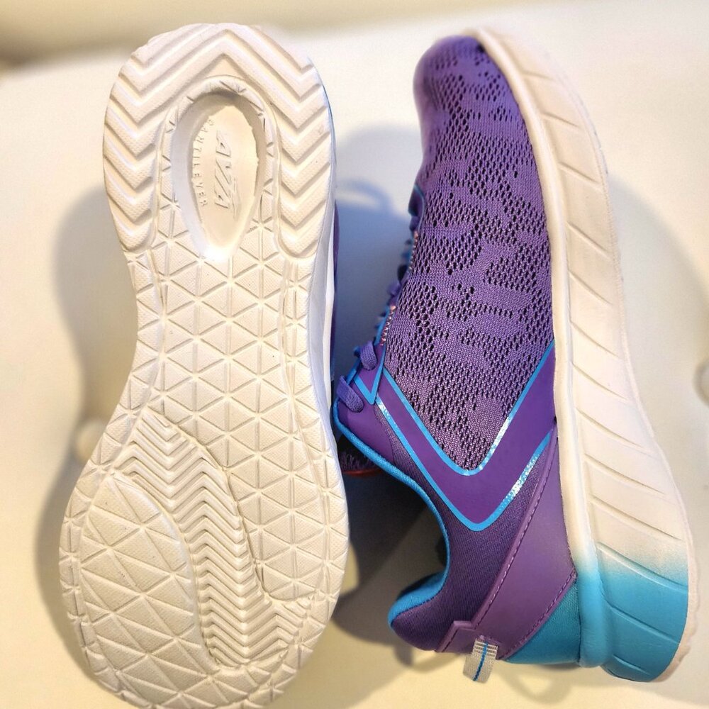 NWT Women Shoes Avia Athletic Size Women 7.5,  Youth 5.5, Purple Lightweight NEW - Picture 2 of 5